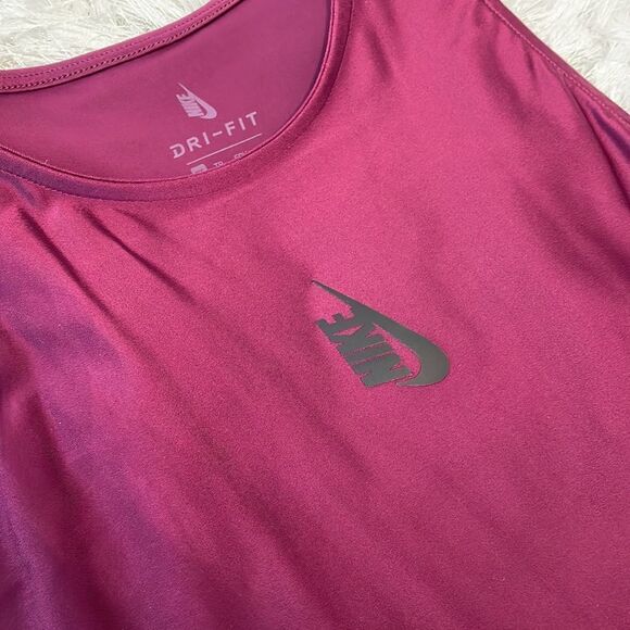 NikeLab NRG Perf Crop Tank - Picture 2 of 6